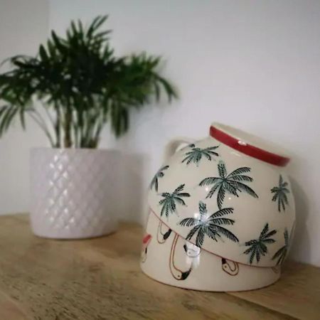 The Little House, Boutique Home Near The Sea チチェスター エクステリア 写真
